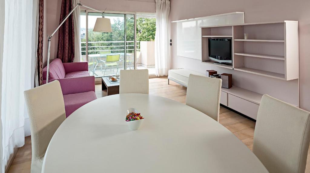 Neotelia Pavillon Bel Air Apartments 館内設備