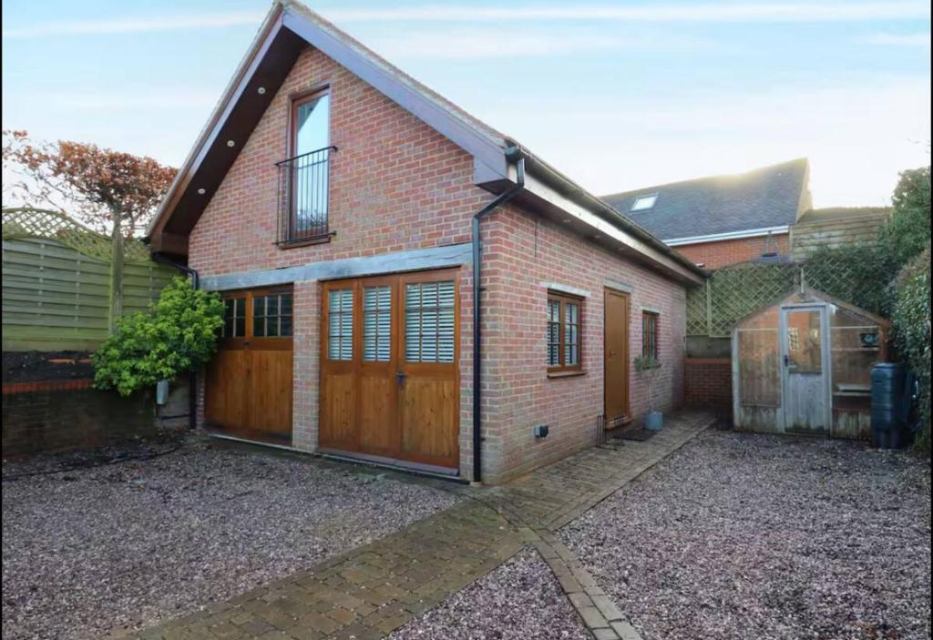 Wisteria View, Riseley