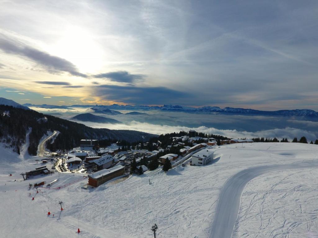 Apartment in Chamrousse near Cable Car - 3