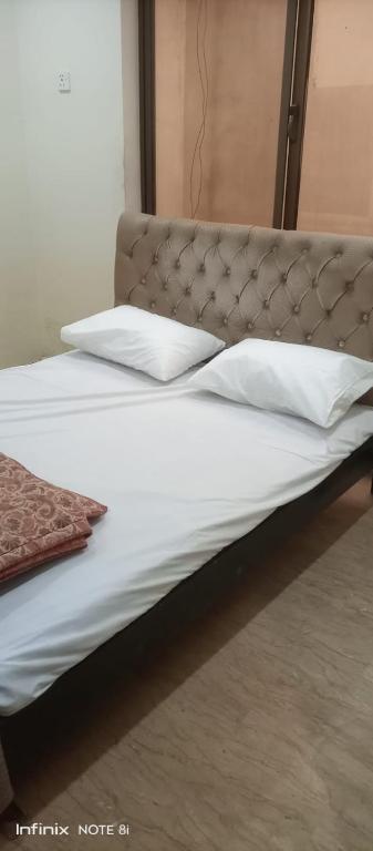 G14 Private Basement Suite & Bath, Islámábád