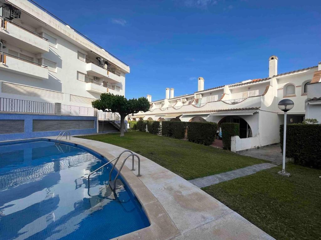 Apartamento con piscina a pocos metros de la playa - 4
