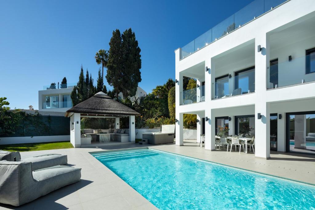 Villa Angelique, 5 BDR with Heated Private Pool in Puerto Banus - 5