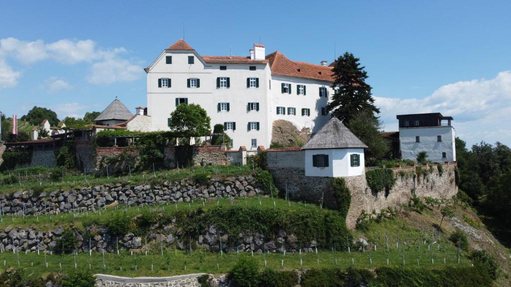 Schloss Kapfenstein, Kapfenstein