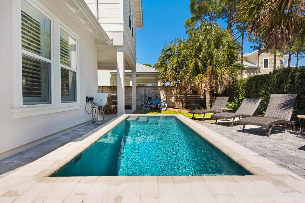 Emerald Daze, Destin