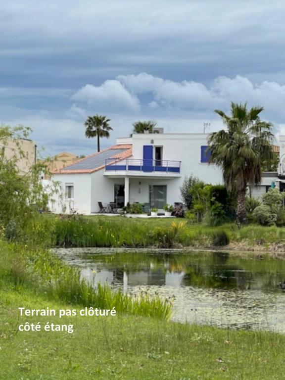 Jolie villa avec piscine et vue panoramique sur le golf - 5