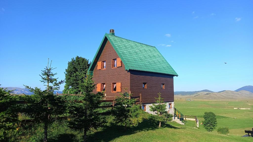 Family Farm Apartments - 5