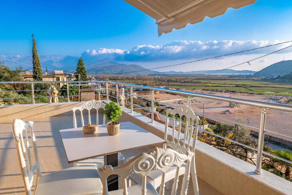 Aldi's Guesthouse, Çukë