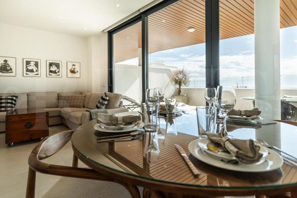 Seaside escape with views, pool and parking REMS - 2
