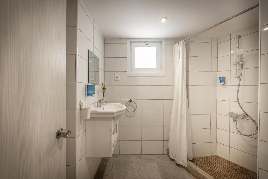 Cactus — Hotel rooms in Larnaca, Larnaca Region