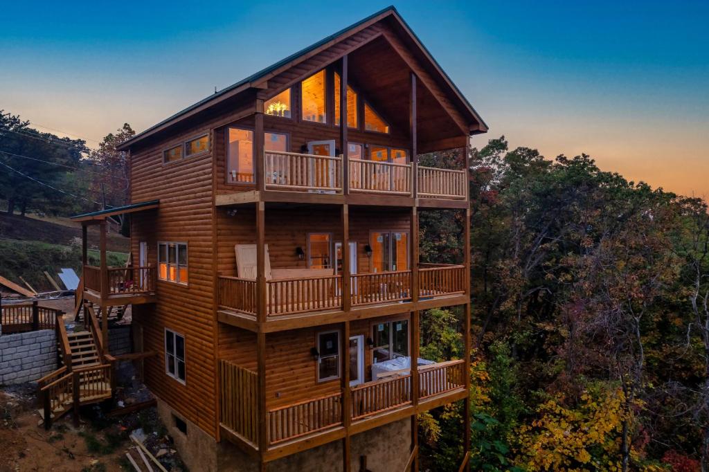 Tri Level cozy cabin, stunning views!, Sevierville