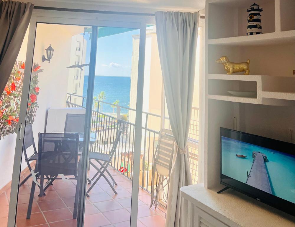 Apartamentos Torre de Marbella El Fuerte - Heart of Marbella, Steps from the Beach - 1