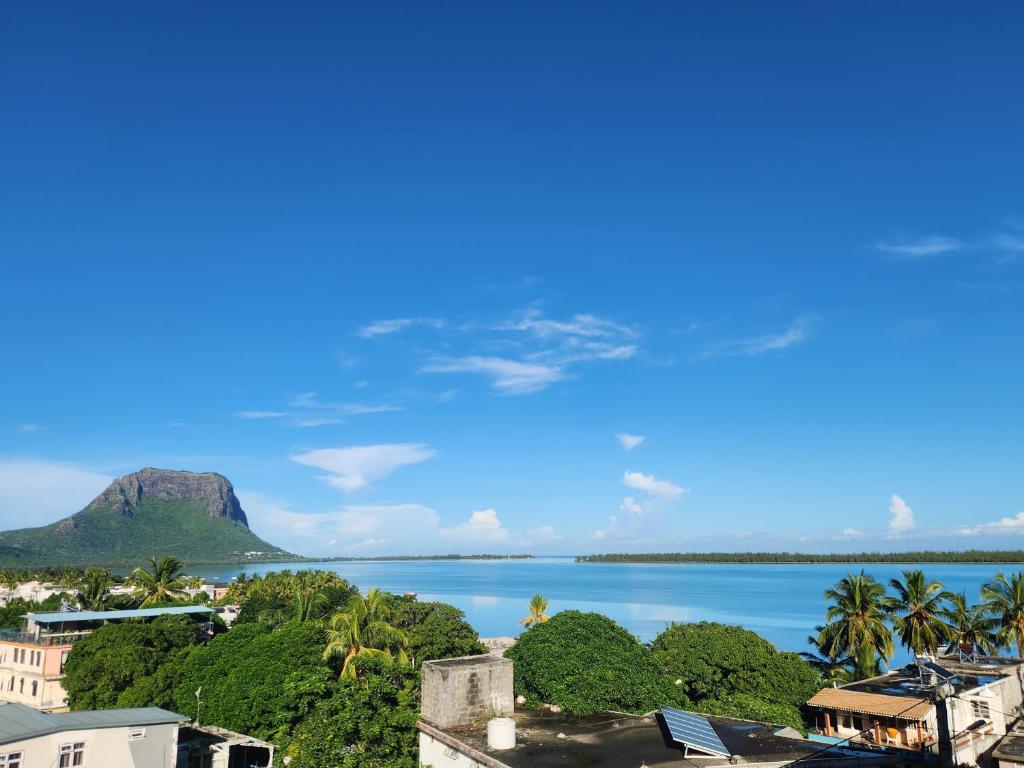 AA Sea-view and Mountain view Apartment, La Gaulette