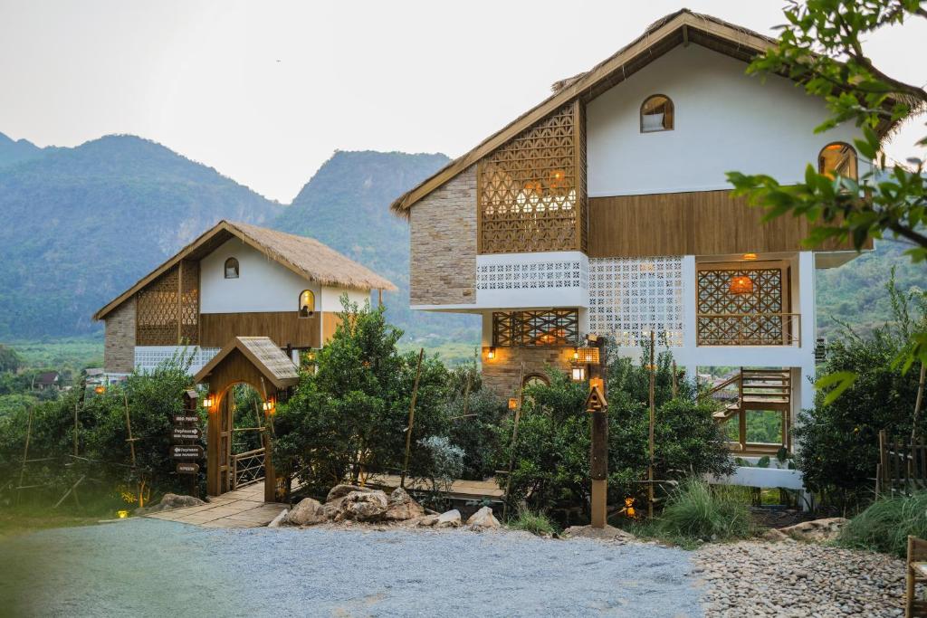 Akha PhamiO อาข่า พามิโอ้ 