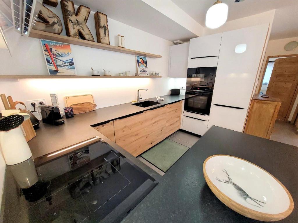 Appartement neuf lumineux et spacieux, proche centre, grande terrasse, parking inclus - FR-1-598-185 - 4