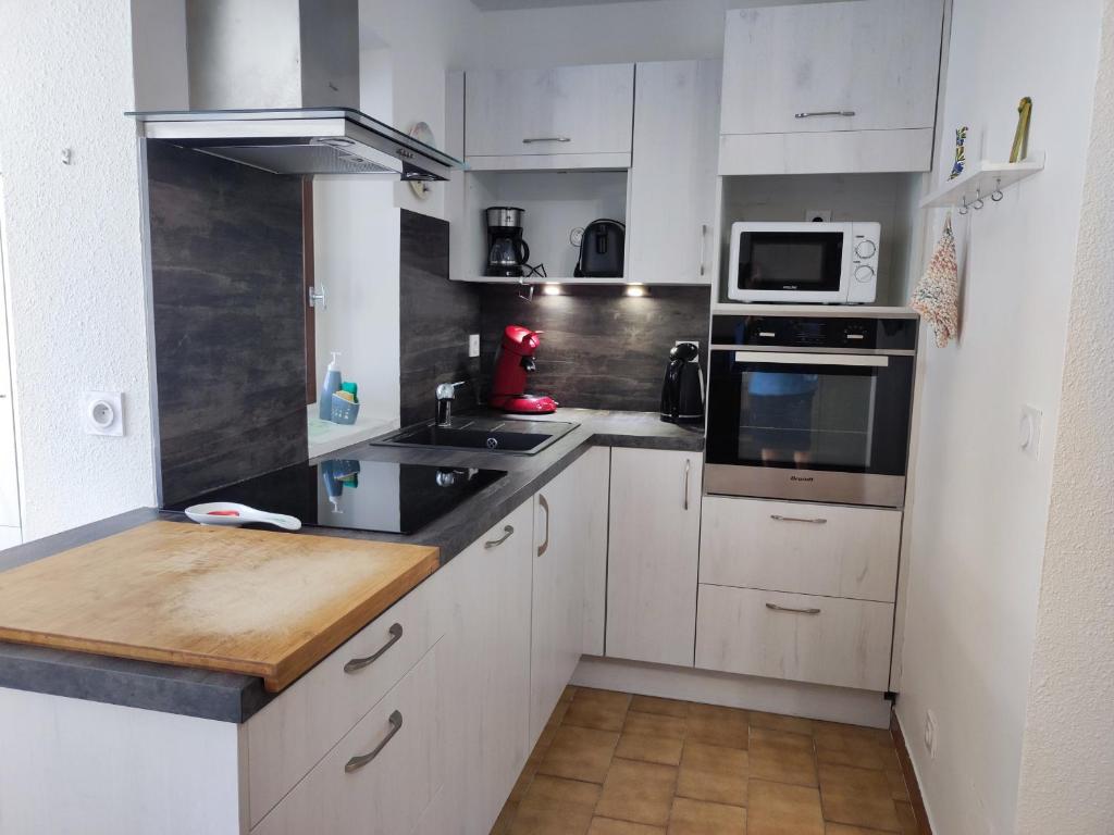 Appartement 3 pièces avec climatisation, piscine et parking privé à 500m des plages - FR-1-776-128 - 4