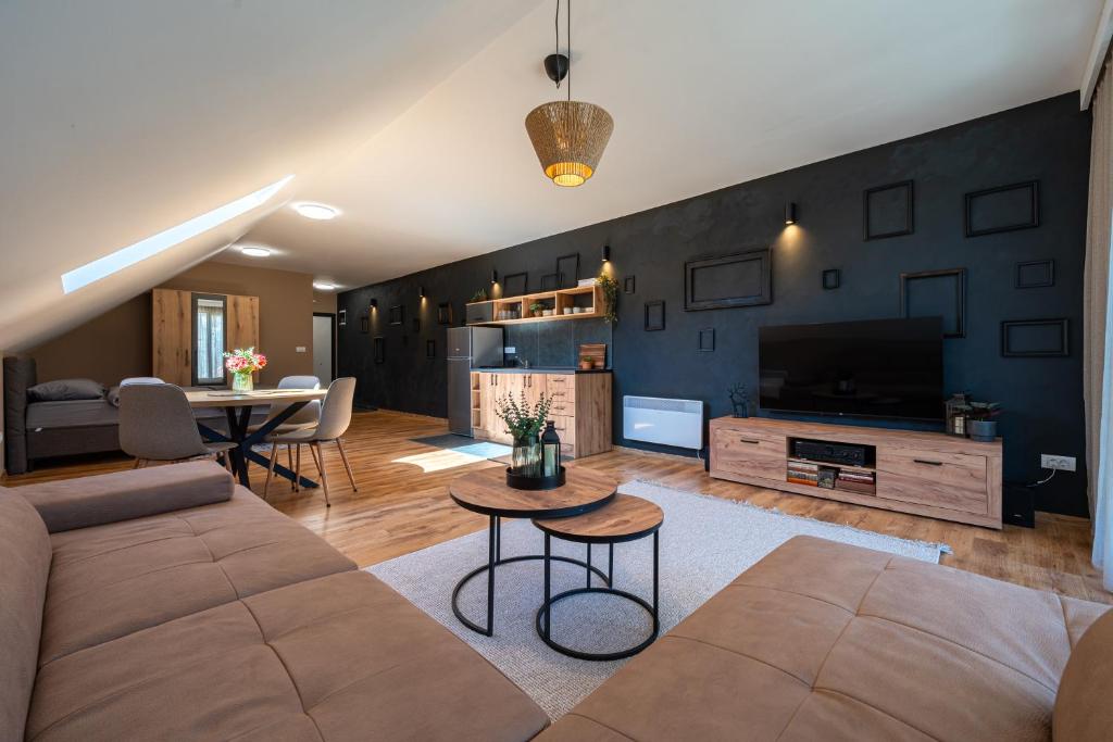 Greywood Apartments - 1