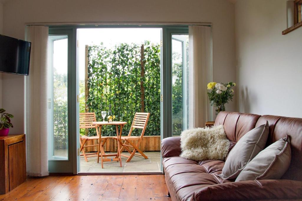 The Beech Hut - Peaceful countryside retreat, West Down