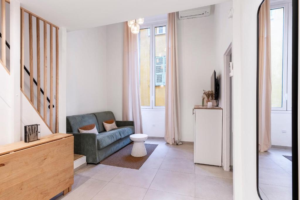 2 pièces dans le Vieux Nice - à 3 min de la mer et du célèbre cours Saleya, Nice