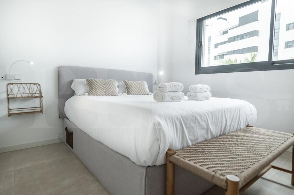Beachside escape with parking and pool REMS - 3