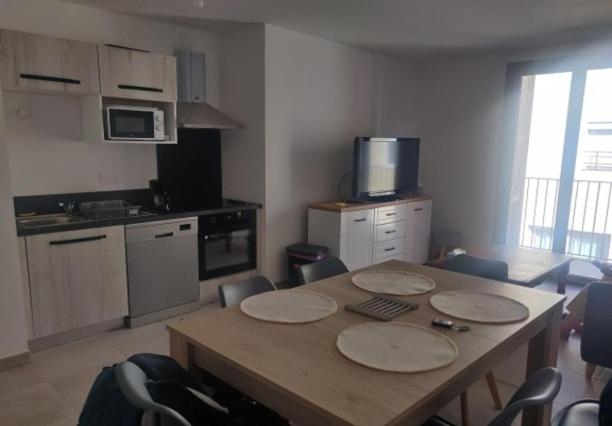 Location Vacances en Coeur de ville - Vue sur Mer - Tout confort - 3