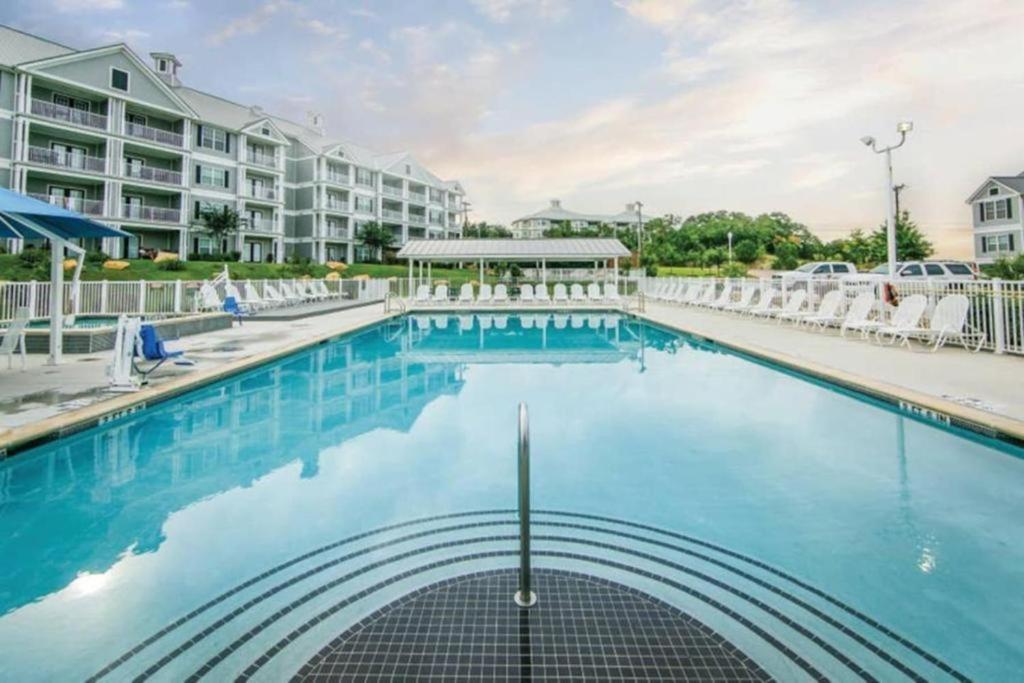 Enjoy Hill Country Adventures 2BD apt located in resort location, Canyon Lake