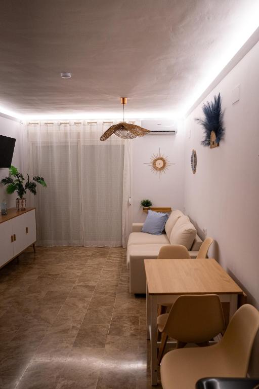 Loft on the beach and a few steps from downtown - 4