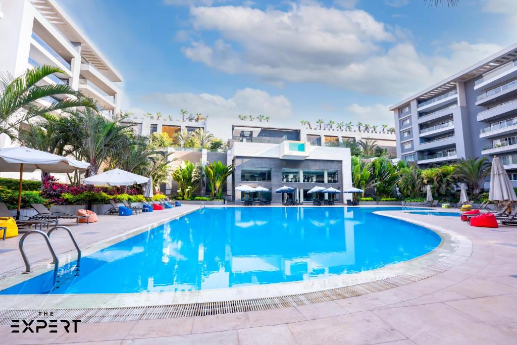 The Expert in Ocean Blue Near Airport, Káhira