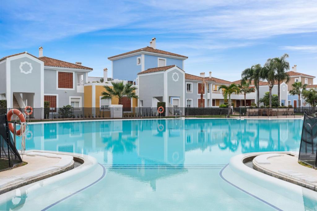Elegant Apartment in Cortijo Del Mar Near Marbella & Estepona with Large Swimming Pool - 1