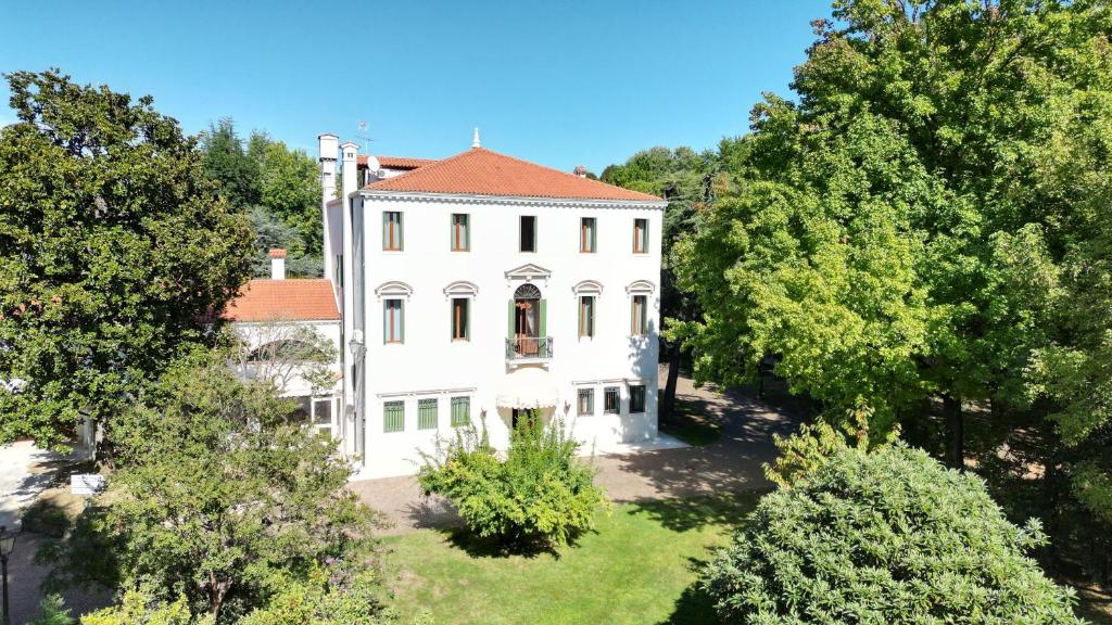 Park Hotel Villa Giustinian — Hotel building in Mirano, Veneto