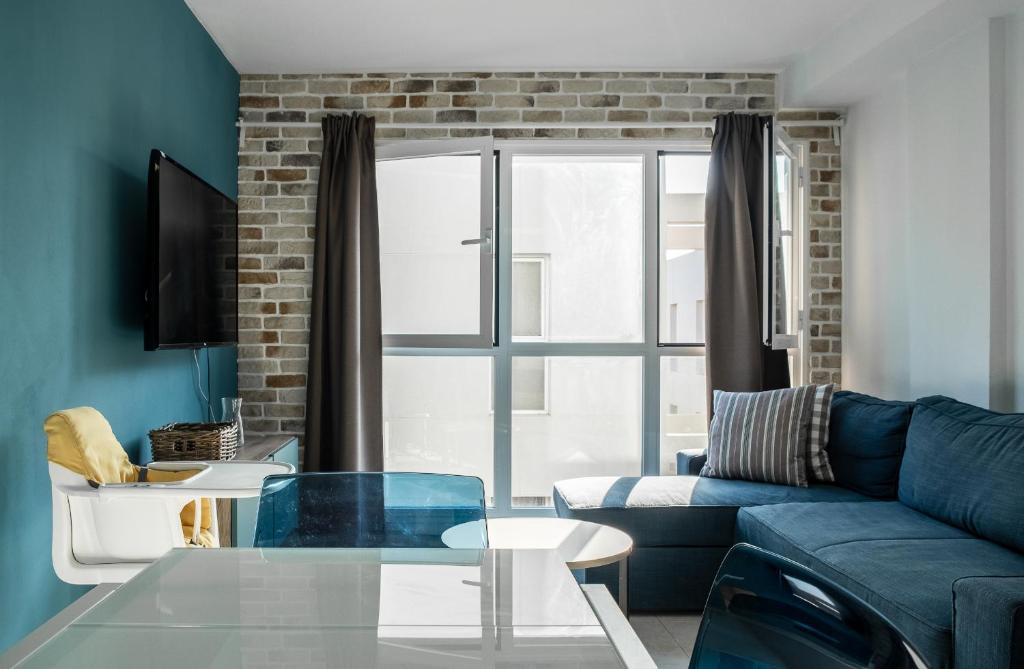 Modern 1 bed apartment, minutes from the beach - 5