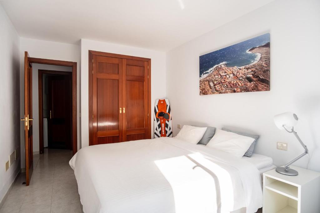 Modern 1 bed apartment, minutes from the beach - 4
