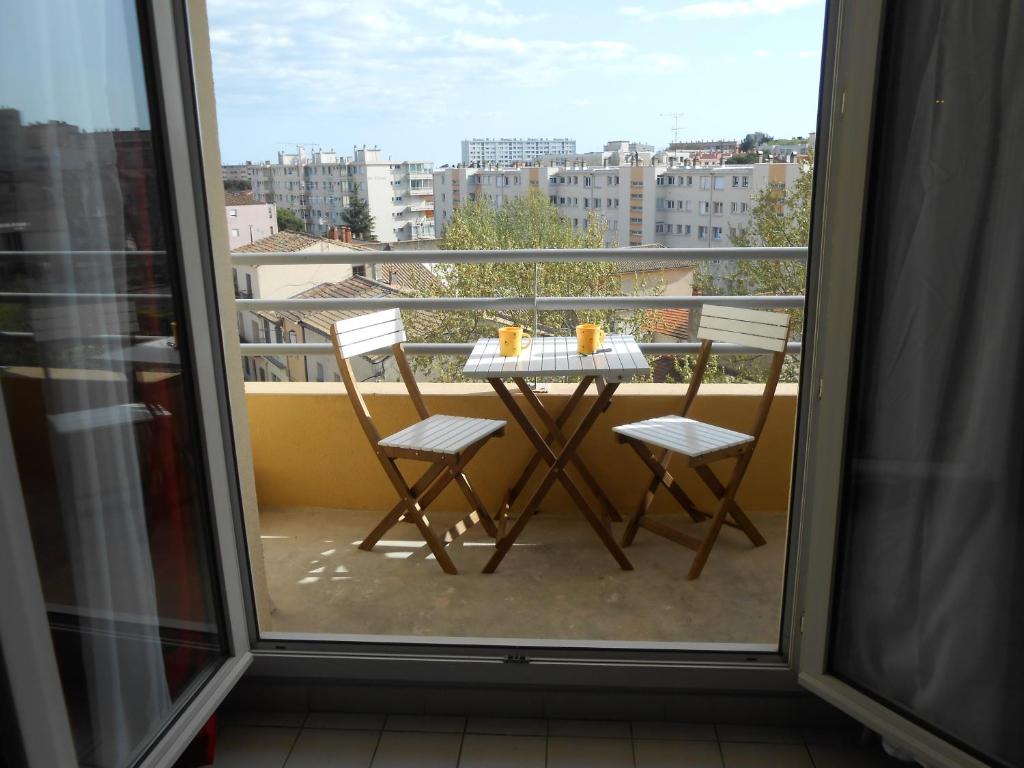 T1 parking et wifi proche centre et station tram - 1