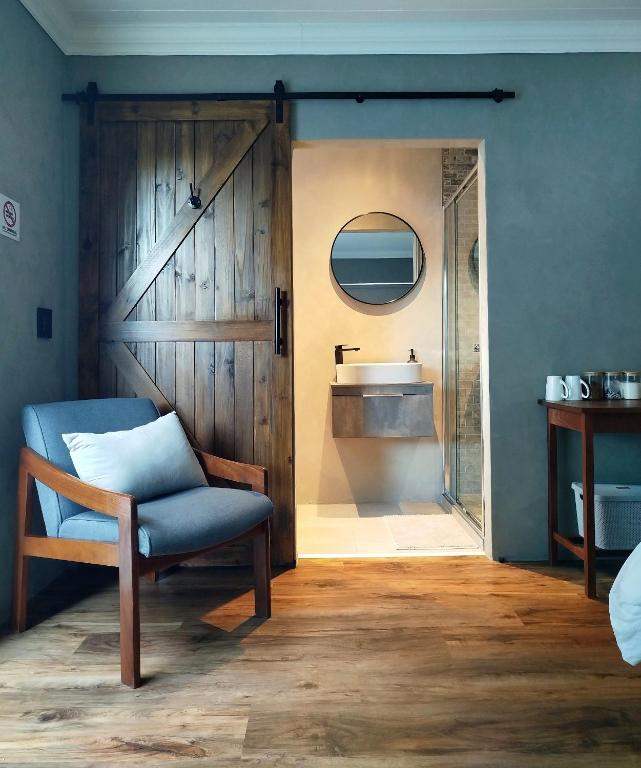 Tide's whisper, Hermanus