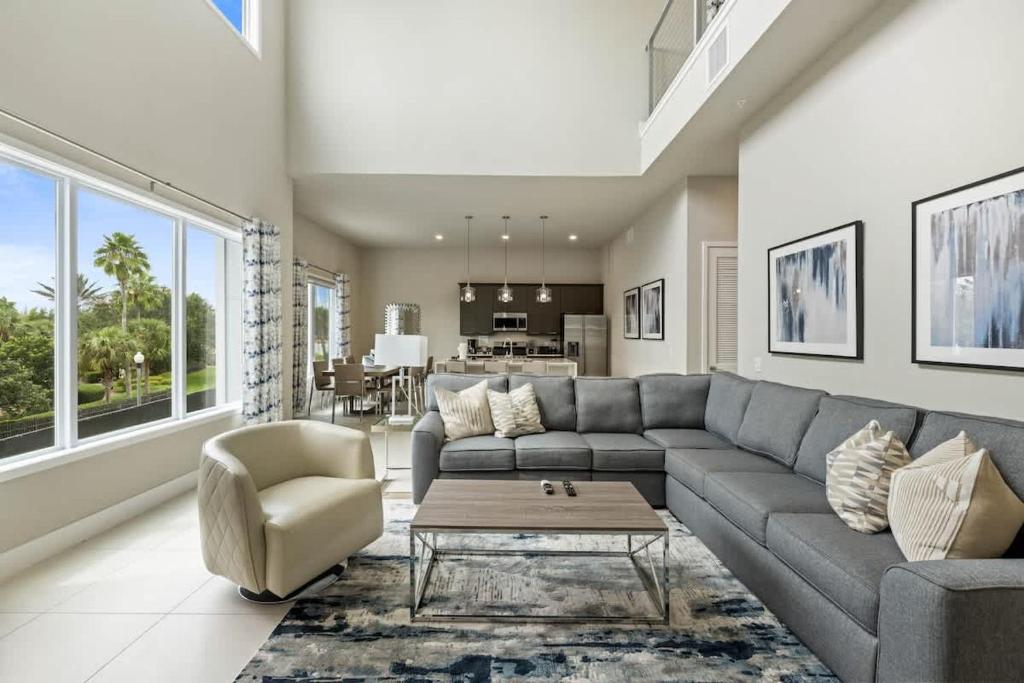 Penthouse at Reunion near Disney, Kissimmee