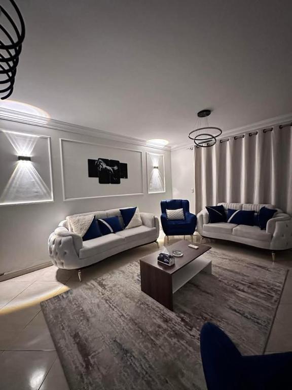 شقة فندقية بالشيخ زايد امام city walk و جميع الخدمات, Sheikh Zayed