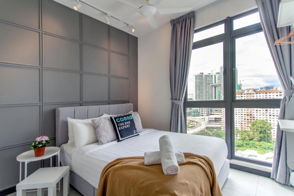 Neu Suites Ampang near LRT Jelatek, Куала-Лумпур