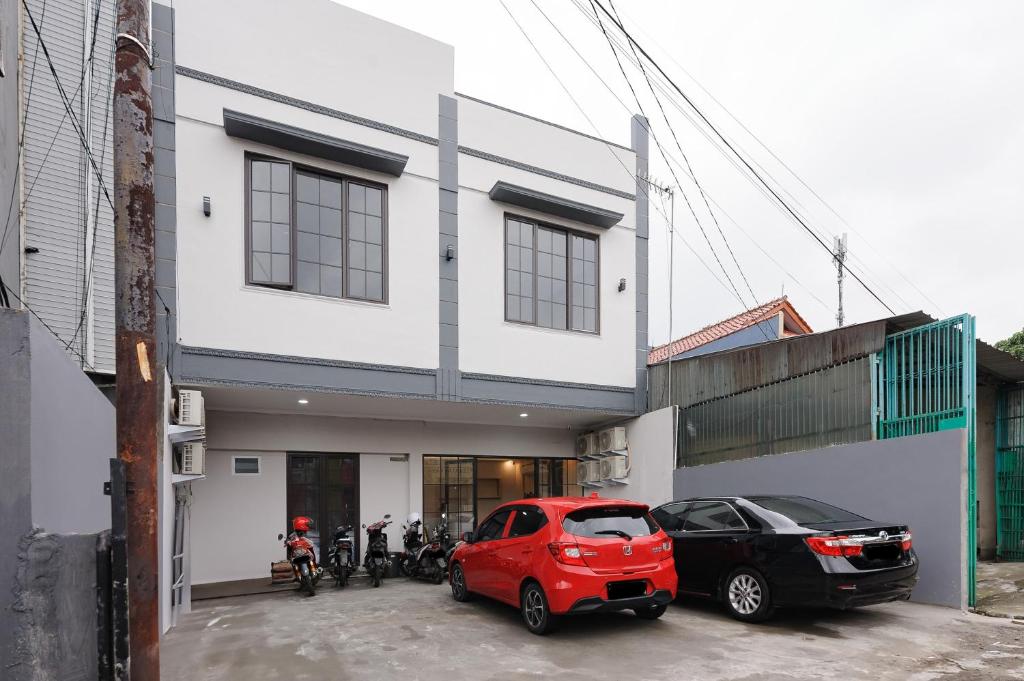 RedDoorz Plus Near Kebun Raya Bogor