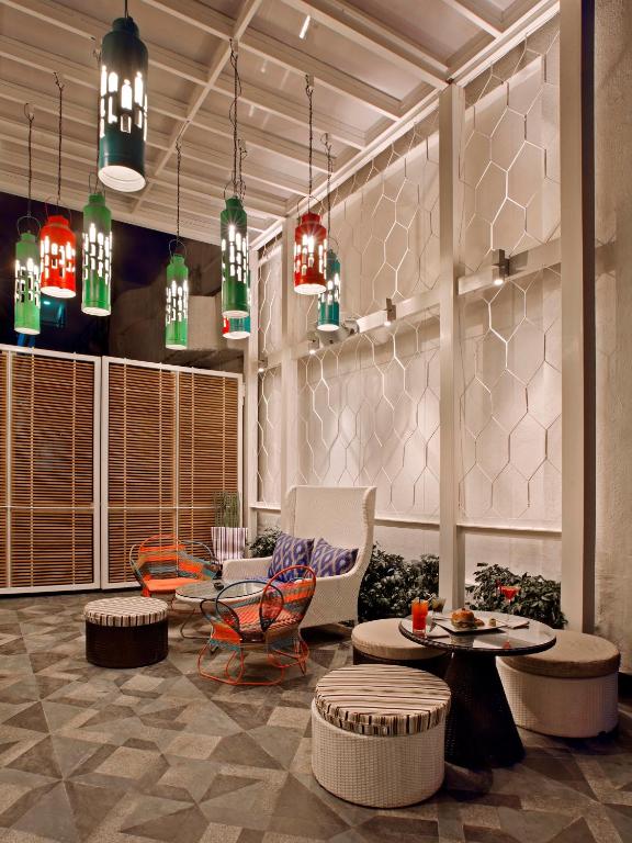 フロント・ロビー