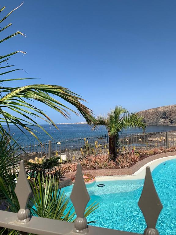 Bahia - 2 bedroom seafront, Palm-mar