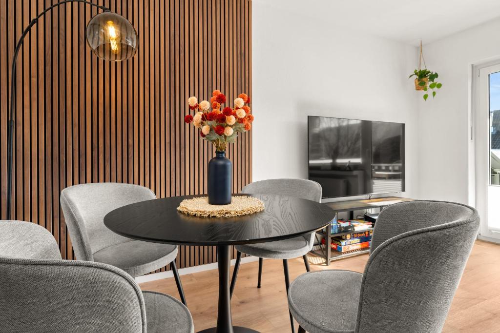 JUNEs - NEU mit Balkon, Grill, PS5, Bikekeller, Bad Berleburg