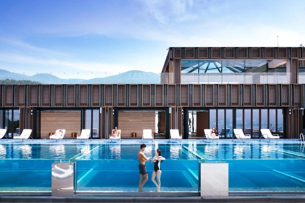 Swimming pool