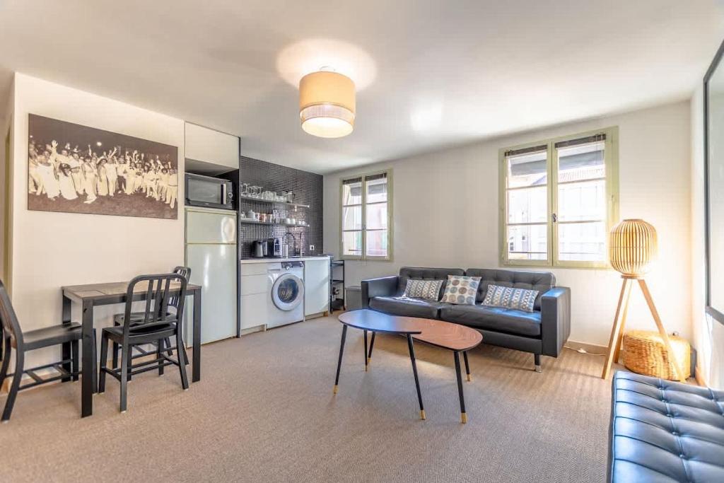 Les Lices A l Cozy & Central l Shellter Rentals - 1