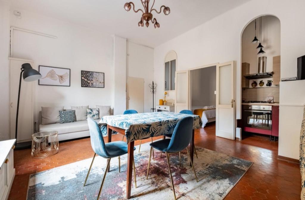 Central Penthouse G Reni - 2