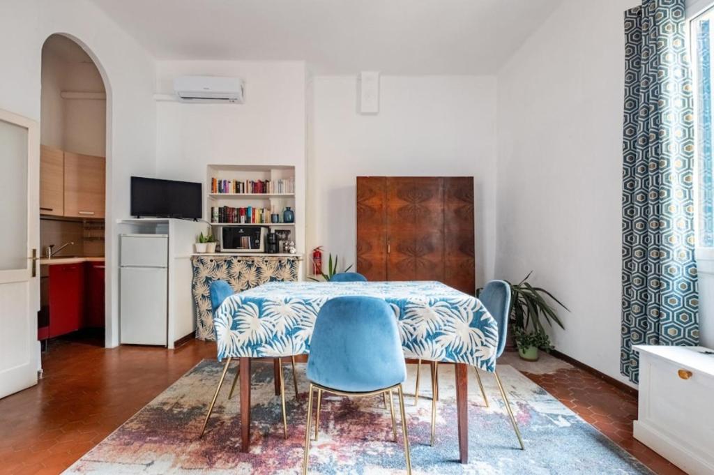 Central Penthouse G Reni - 4