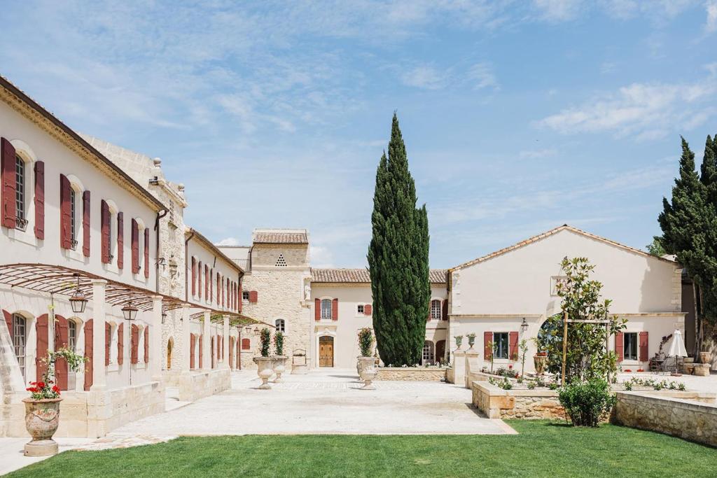 Le Mas Caladoc Luxury Retreat with Private Spa in Provence - 1