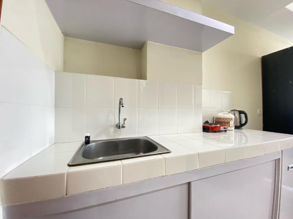 Cozy Studio Apartment at Beverly Dago By Travelio Cozy Studio Apartment at Beverly Dago By Travelio