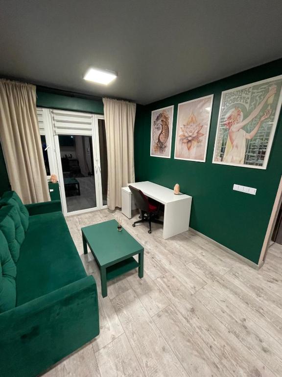 YoniHarmony - 2 parking places, Sosnovec