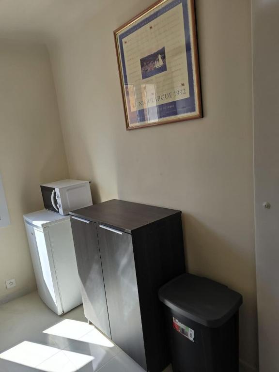 Studio Celli l Near Port & AC l Shellter Rentals - 4