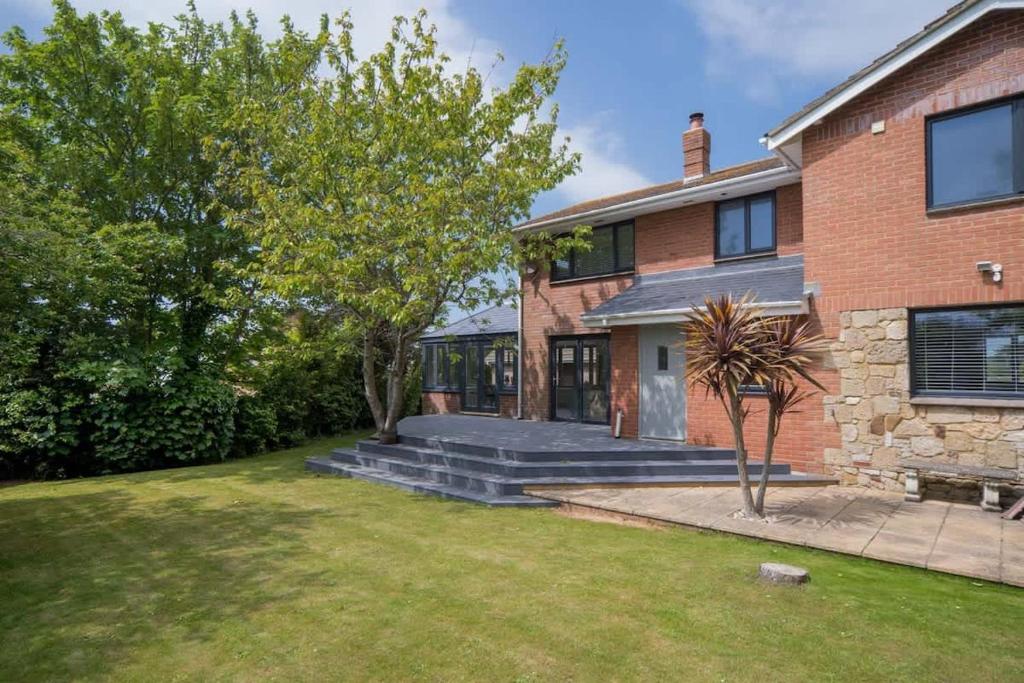 Spring Hill, Colwell, Freshwater