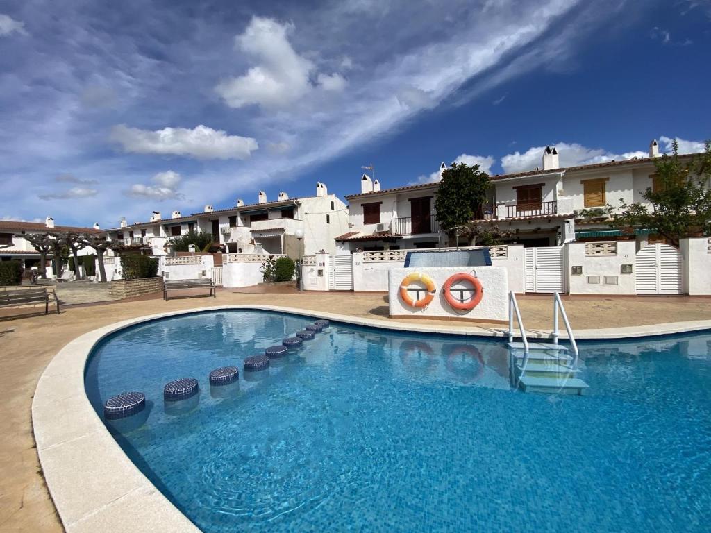 TH31 Casa adosada con piscina y playa al lado - 2